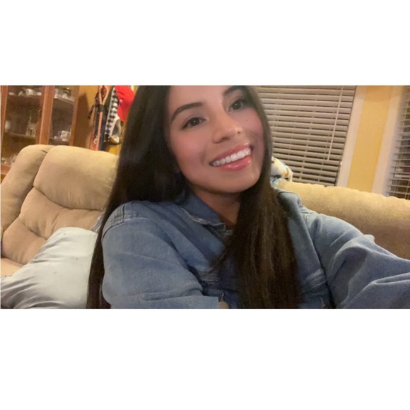 Meet your Posher, Lizeth - Picture 1 of 1